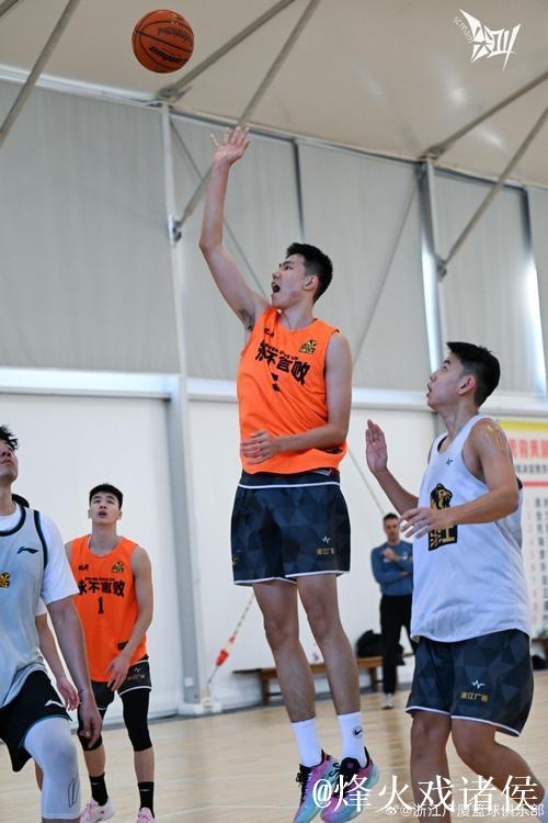 广厦男篮社媒分享青年队图集：U19决赛阶段将于12月20日进行