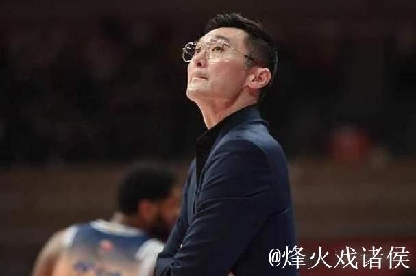 补锅还是毁队？新疆崩盘惨输吉林，刘炜换人惹怒球迷，阿不都被冷藏